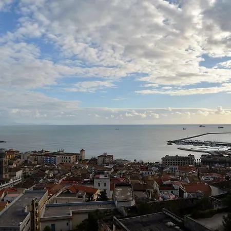 Sara's Seaview * Salerno