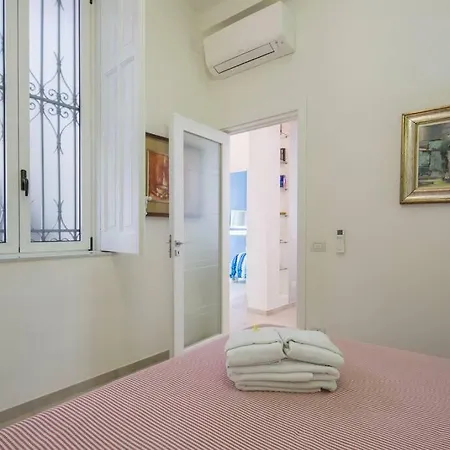 Sara's Seaview Salerno